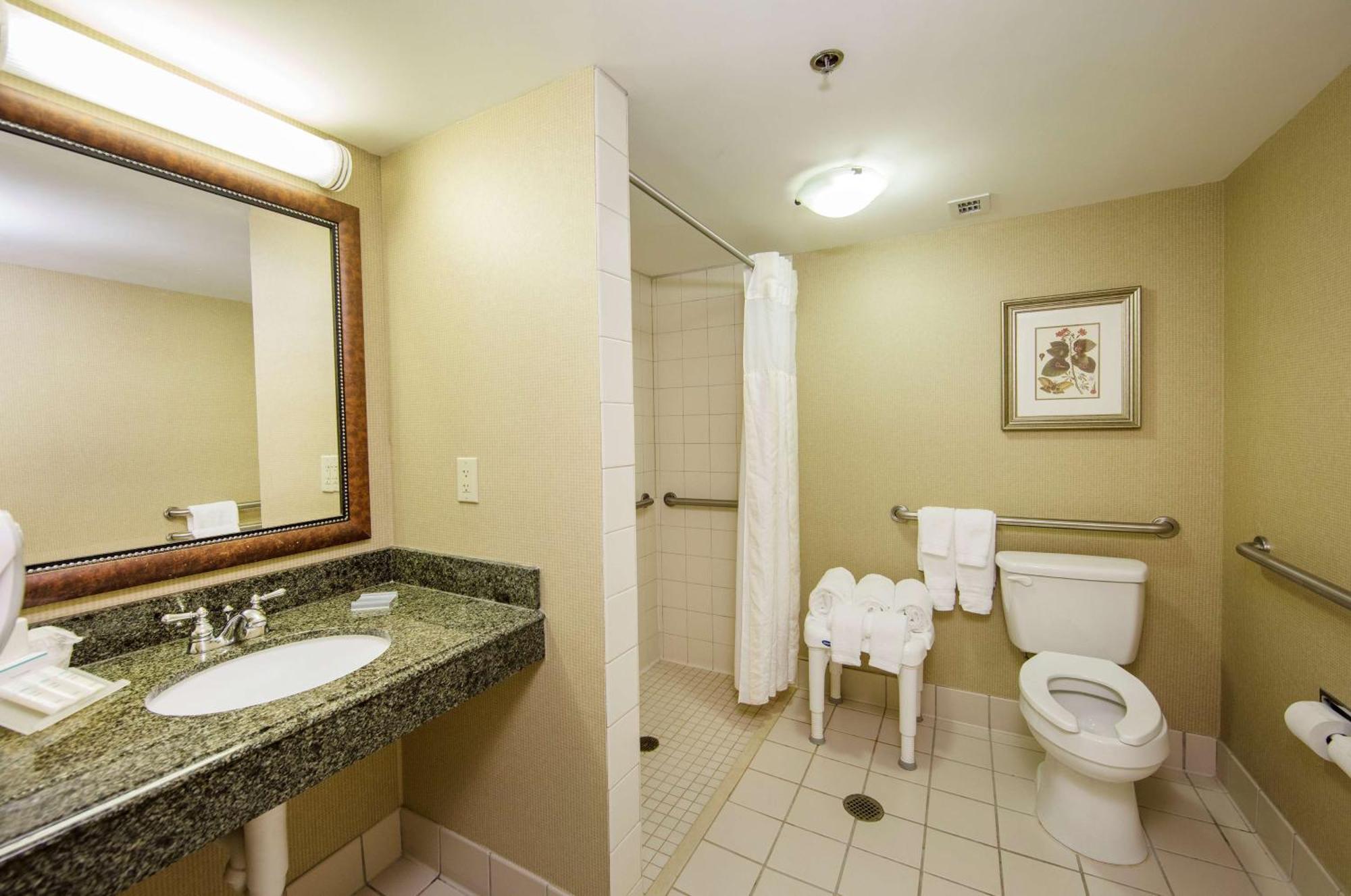 Courtyard By Marriott Athens Downtown Hotel Екстериор снимка
