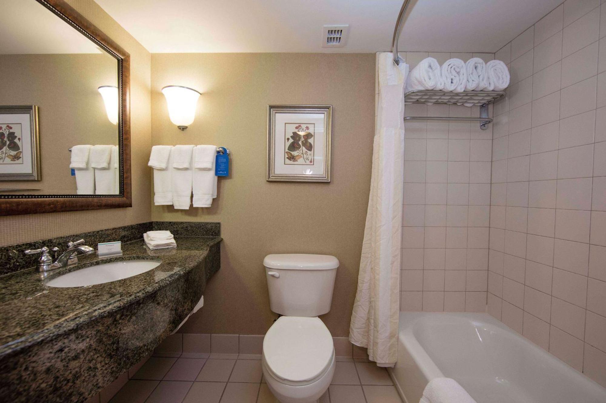 Courtyard By Marriott Athens Downtown Hotel Екстериор снимка