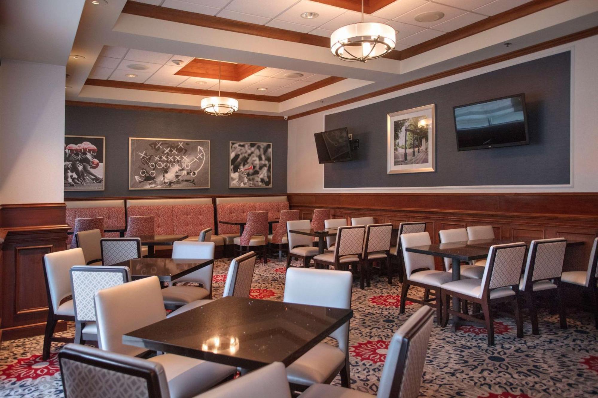 Courtyard By Marriott Athens Downtown Hotel Екстериор снимка
