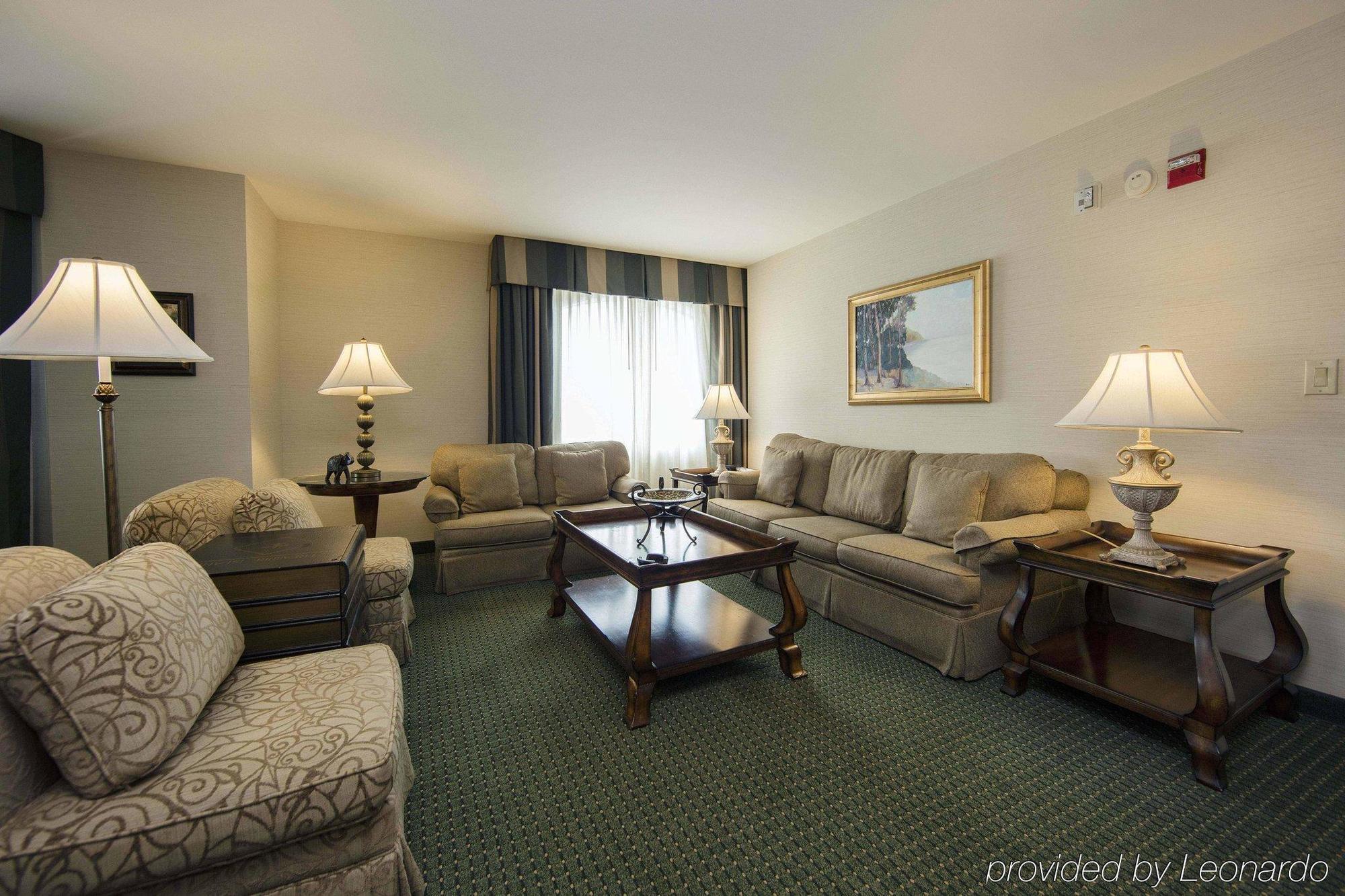 Courtyard By Marriott Athens Downtown Hotel Екстериор снимка