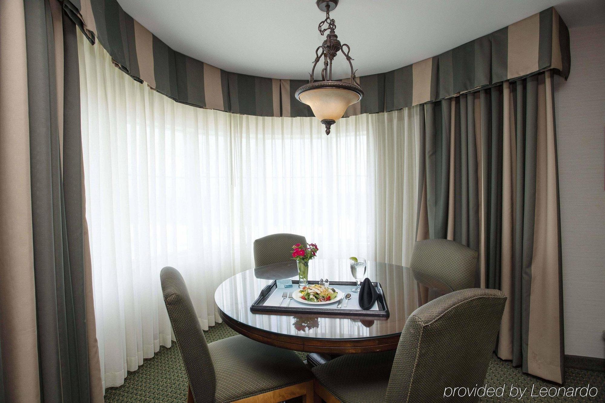 Courtyard By Marriott Athens Downtown Hotel Екстериор снимка